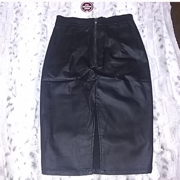 Faux Leather Skirt fits a S/M - Picture 4 of 8